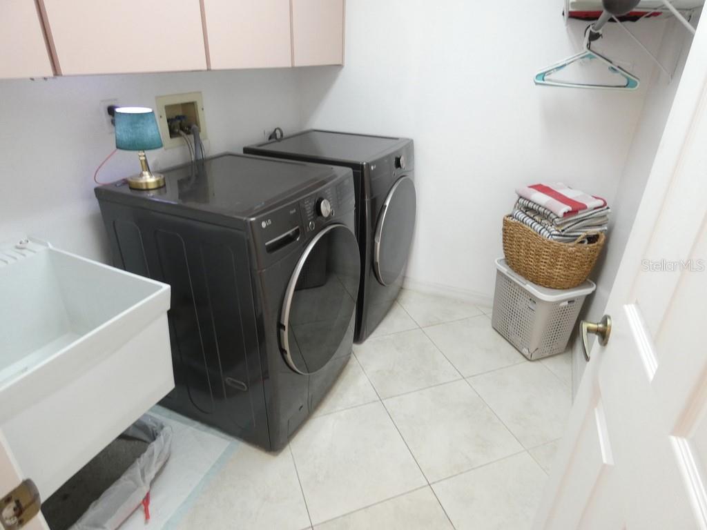 7655 VIENNA LN — photo 36