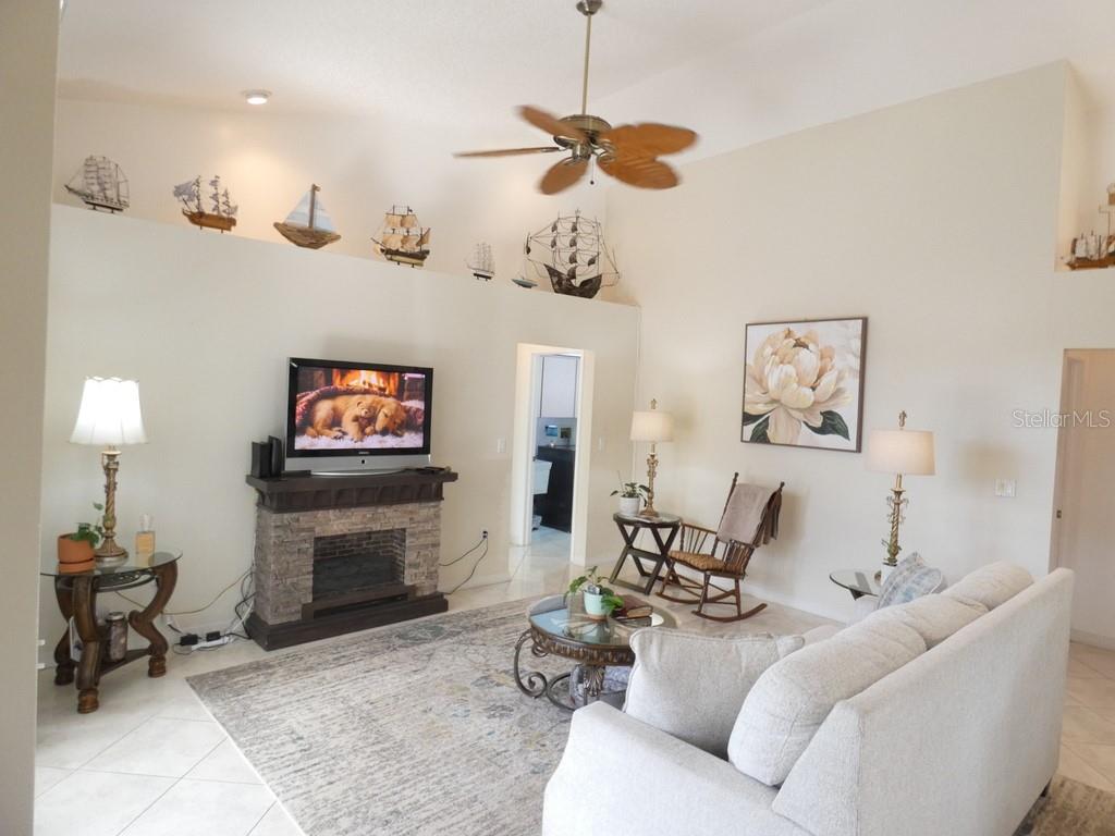 7655 VIENNA LN — photo 12