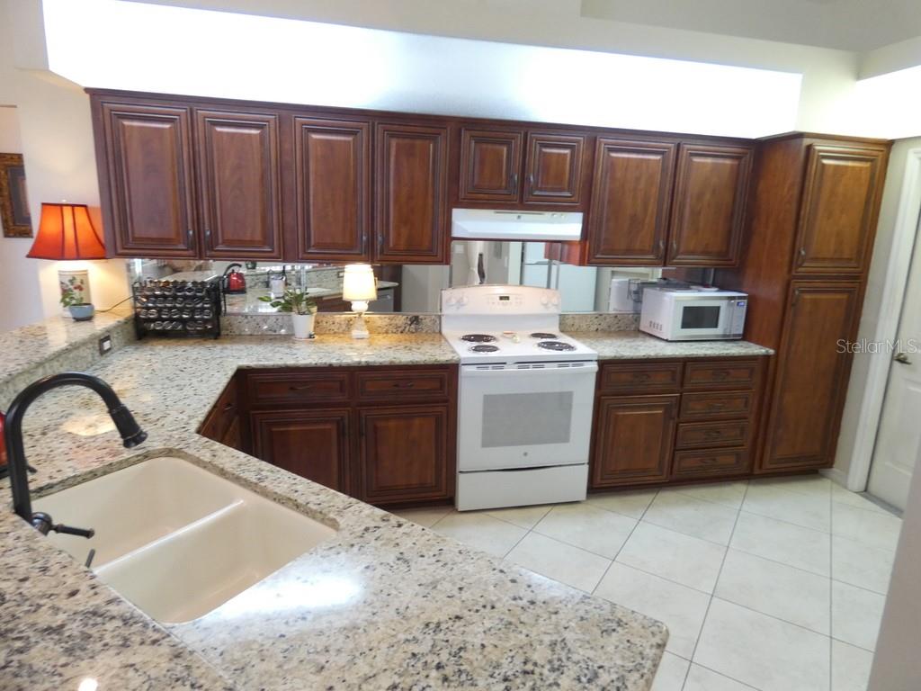 7655 VIENNA LN — photo 6