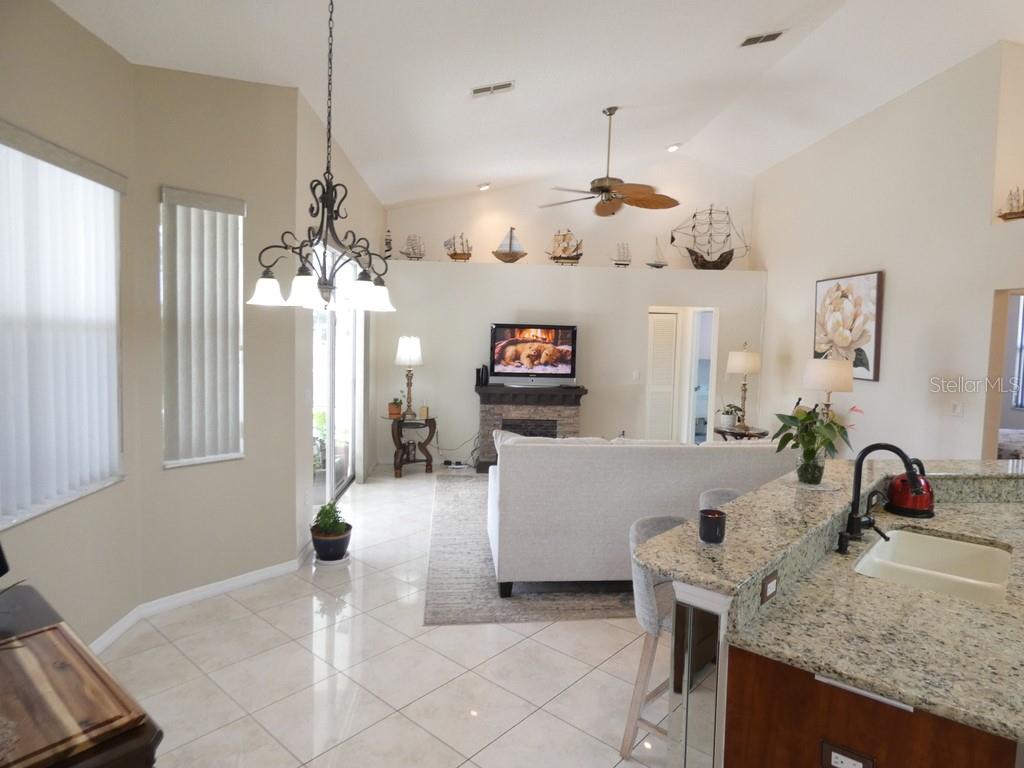 7655 VIENNA LN — photo 11