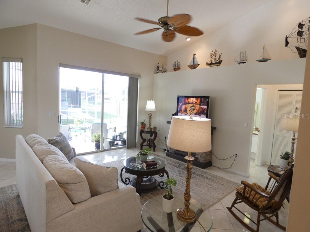 7655 VIENNA LN — photo 35