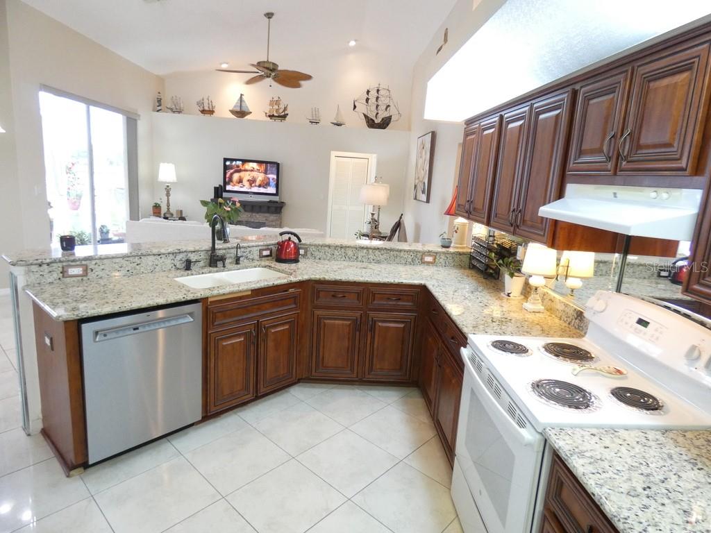7655 VIENNA LN — photo 14