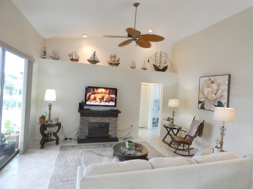 7655 VIENNA LN — photo 27