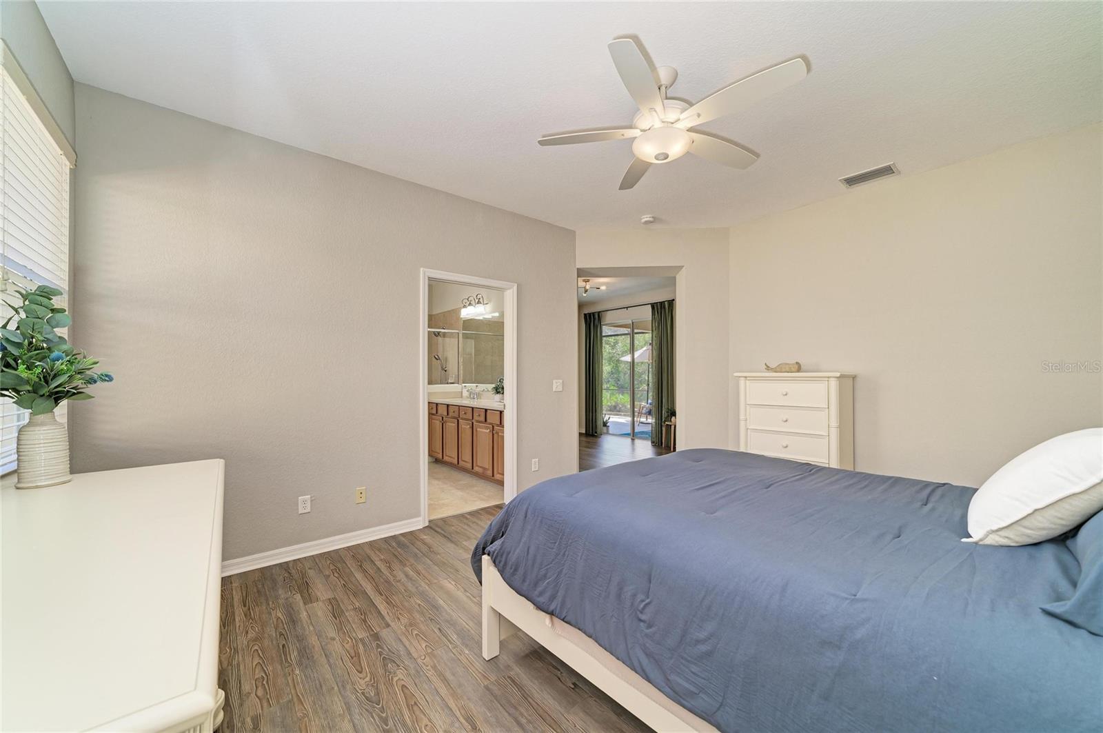 2359 CARAWAY DR — photo 31