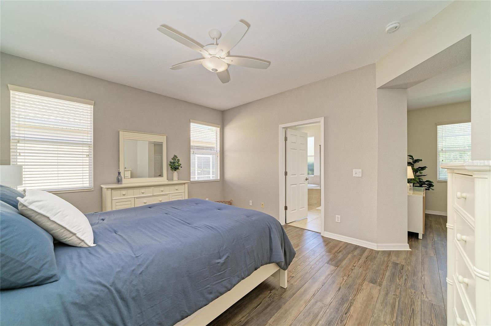 2359 CARAWAY DR — photo 30