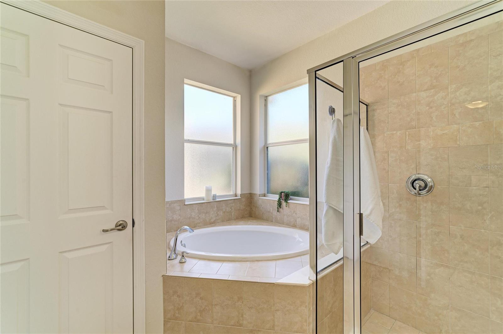 2359 CARAWAY DR — photo 33