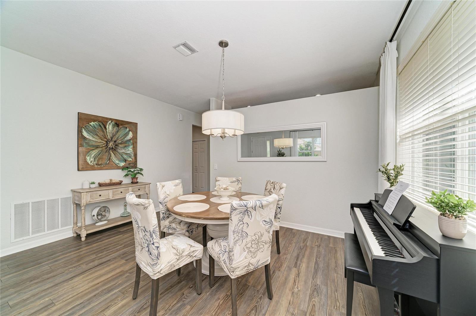 2359 CARAWAY DR — photo 10