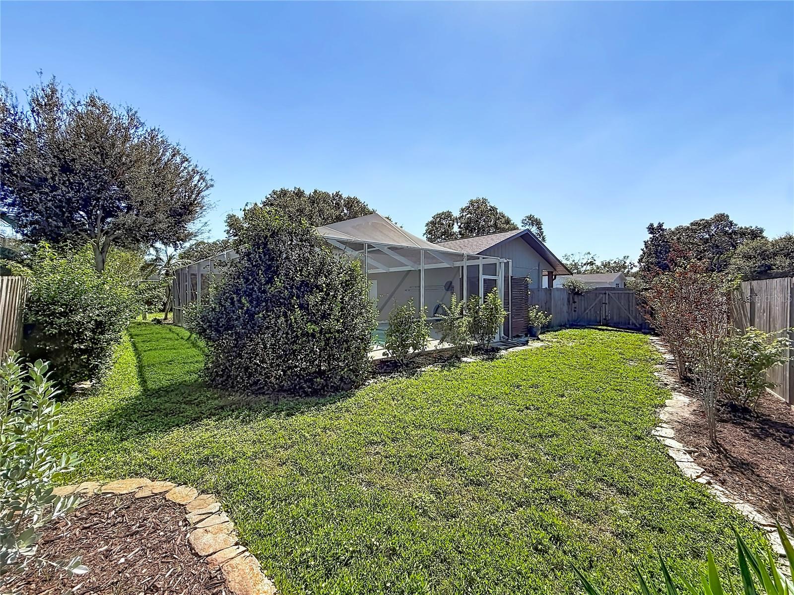 1852 SOURWOOD BLVD — photo 35