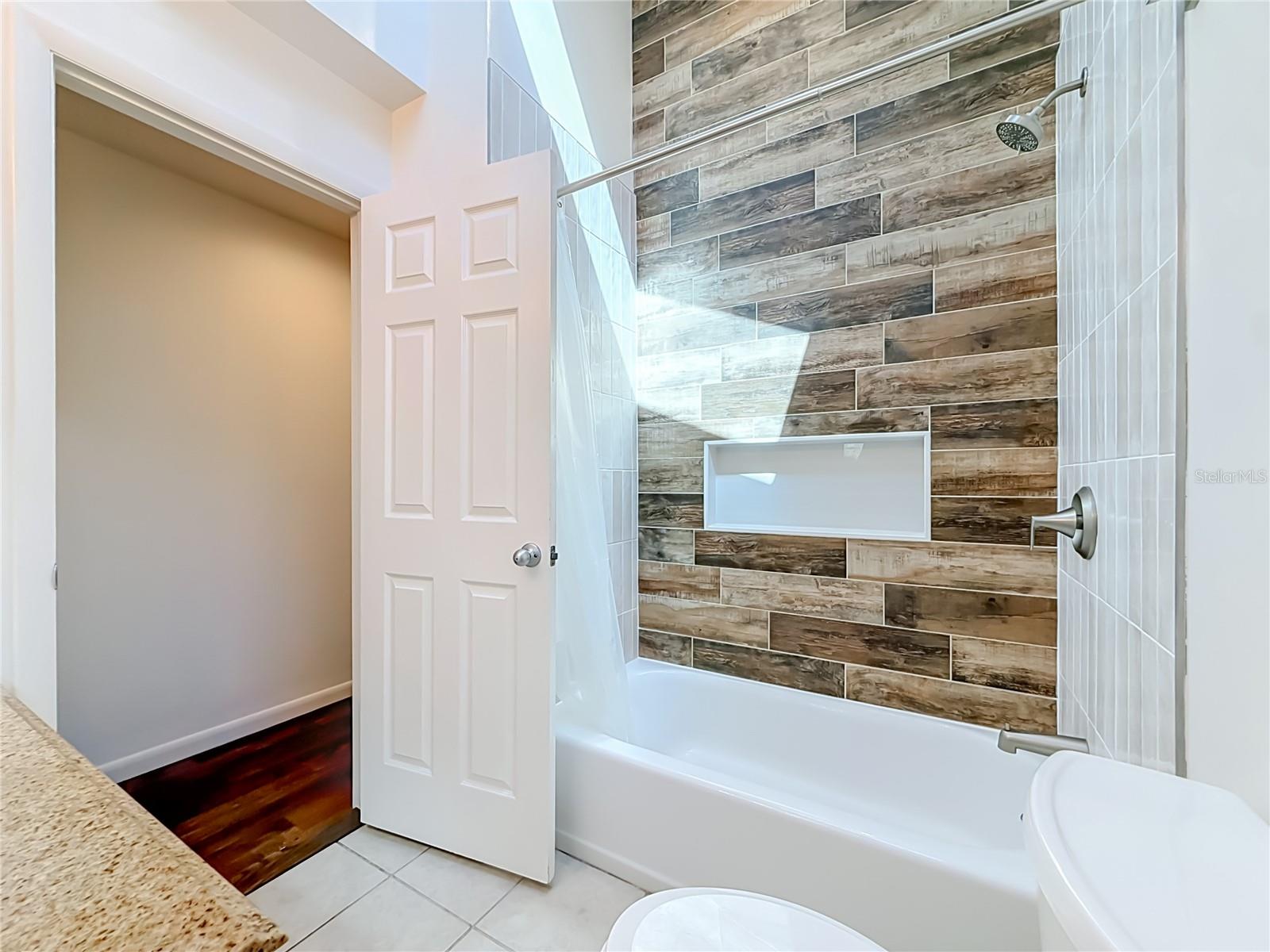 1852 SOURWOOD BLVD — photo 25