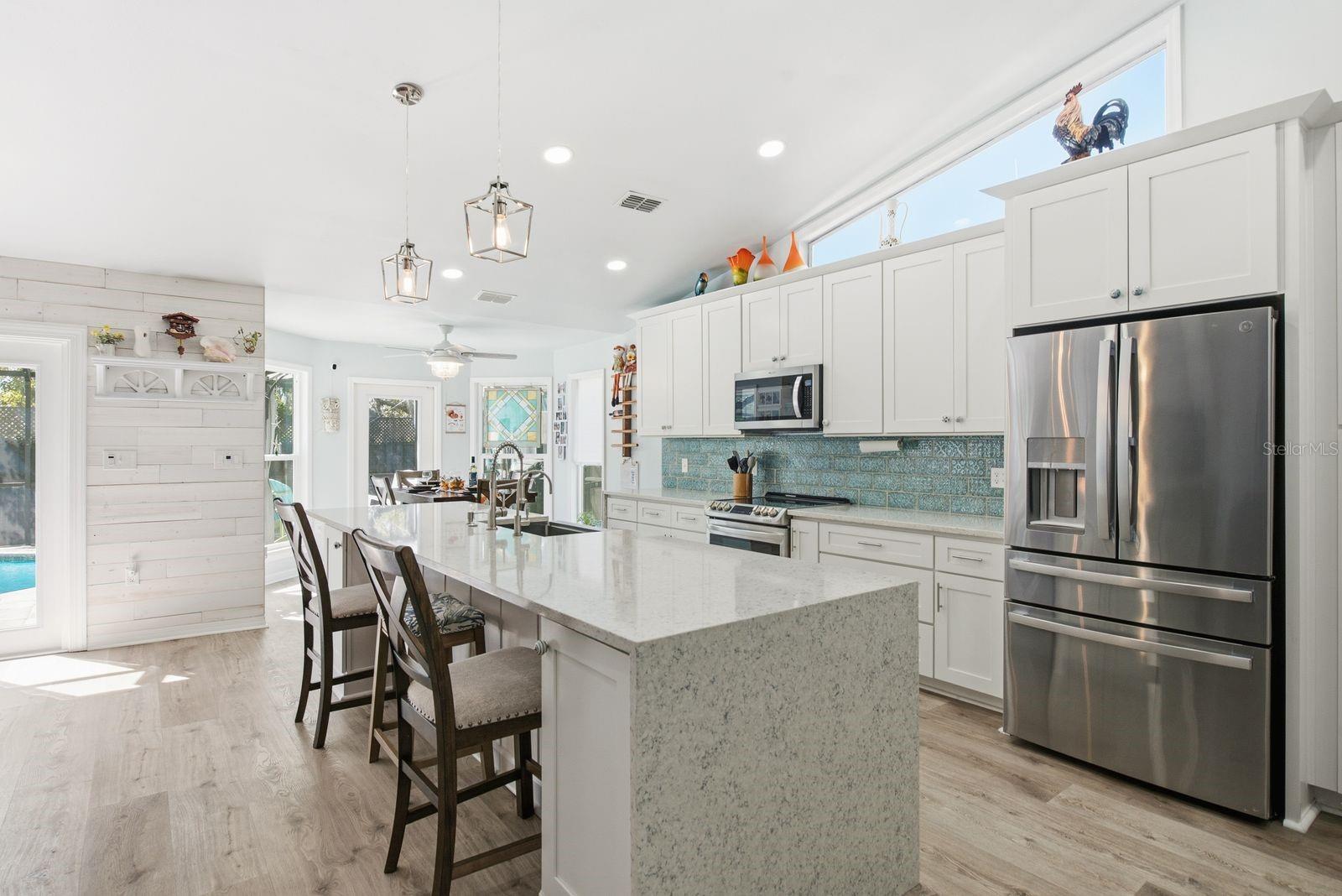 726 CRYSTAL DR — photo 13