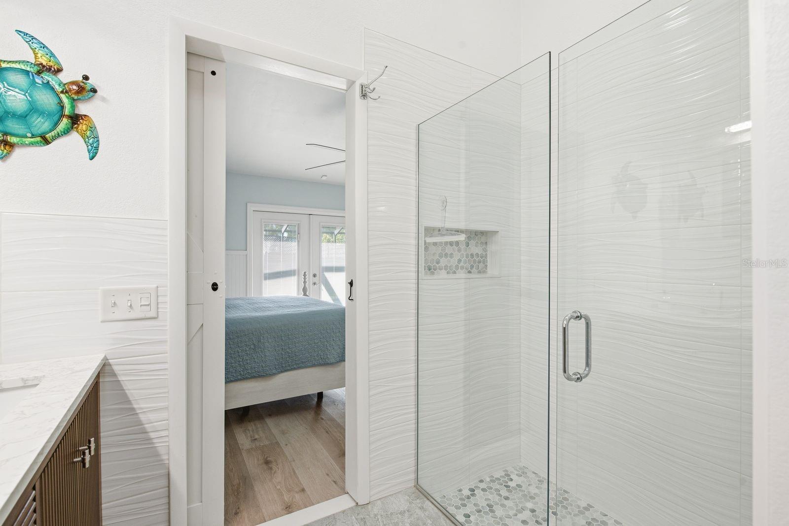 726 CRYSTAL DR — photo 26