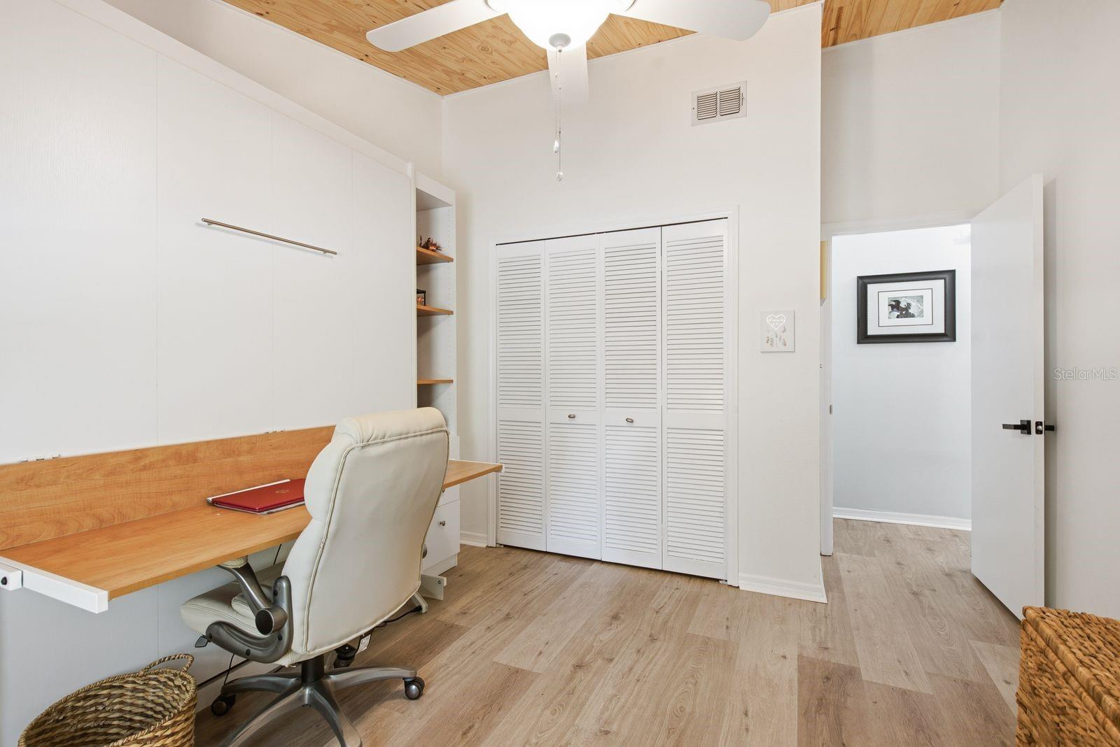 726 CRYSTAL DR — photo 32