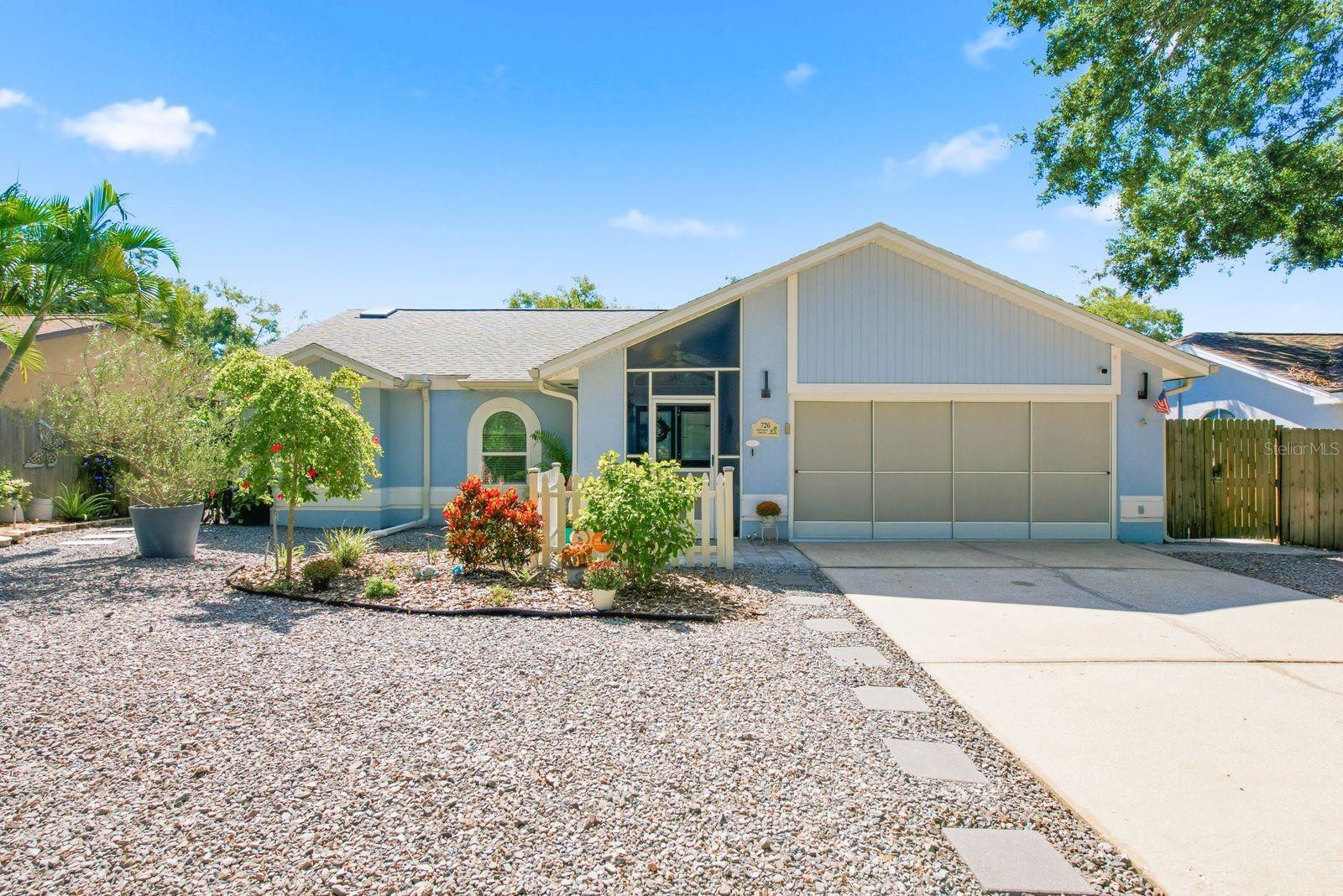 726 CRYSTAL DR — photo 2