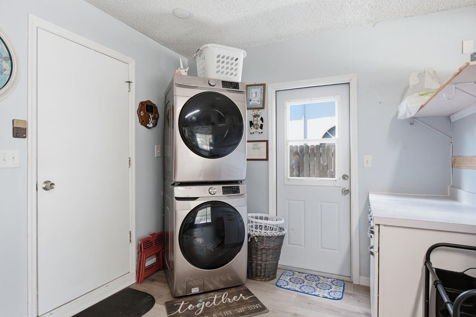 726 CRYSTAL DR — photo 38