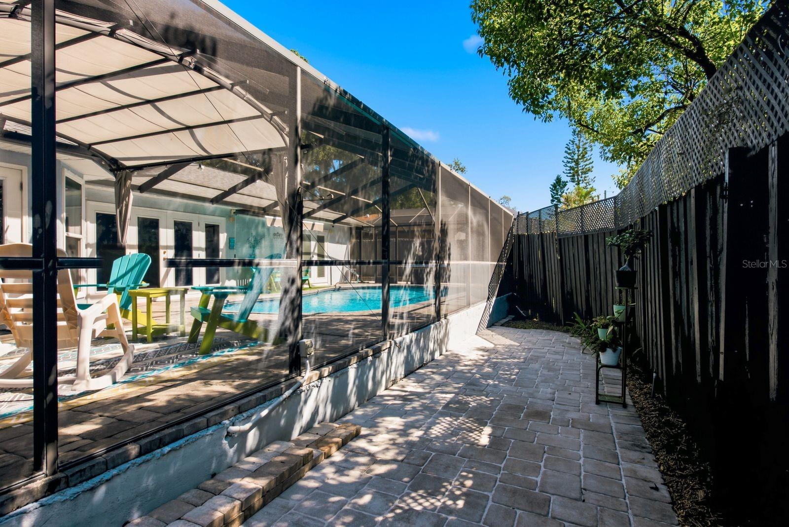 726 CRYSTAL DR — photo 41