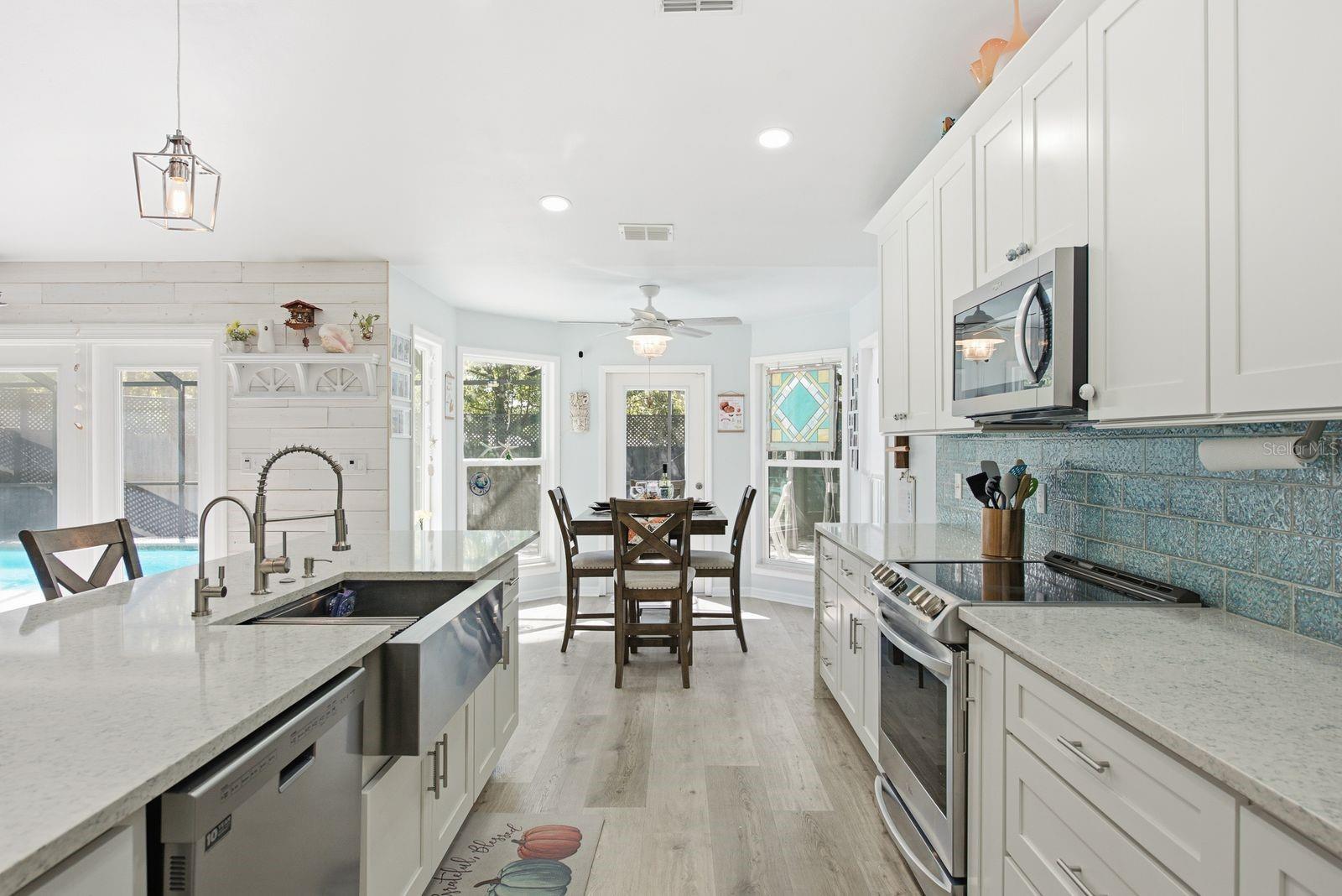 726 CRYSTAL DR — photo 18