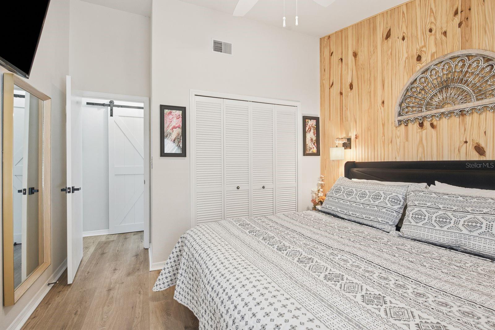 726 CRYSTAL DR — photo 28