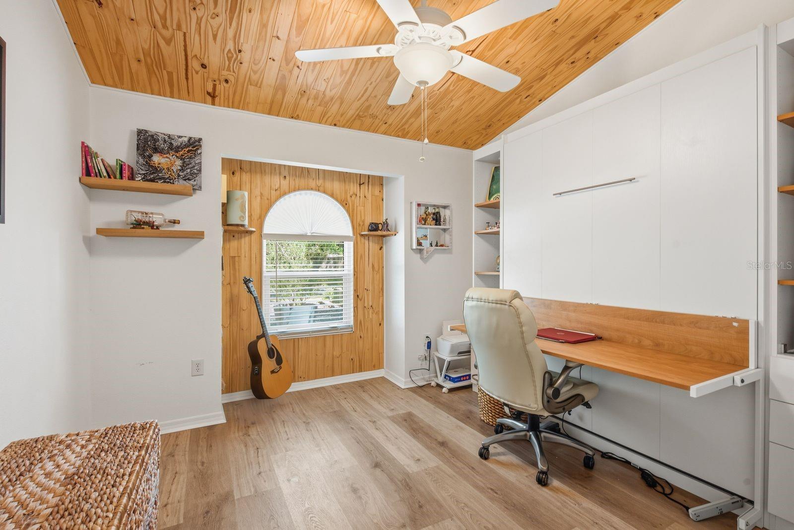 726 CRYSTAL DR — photo 31