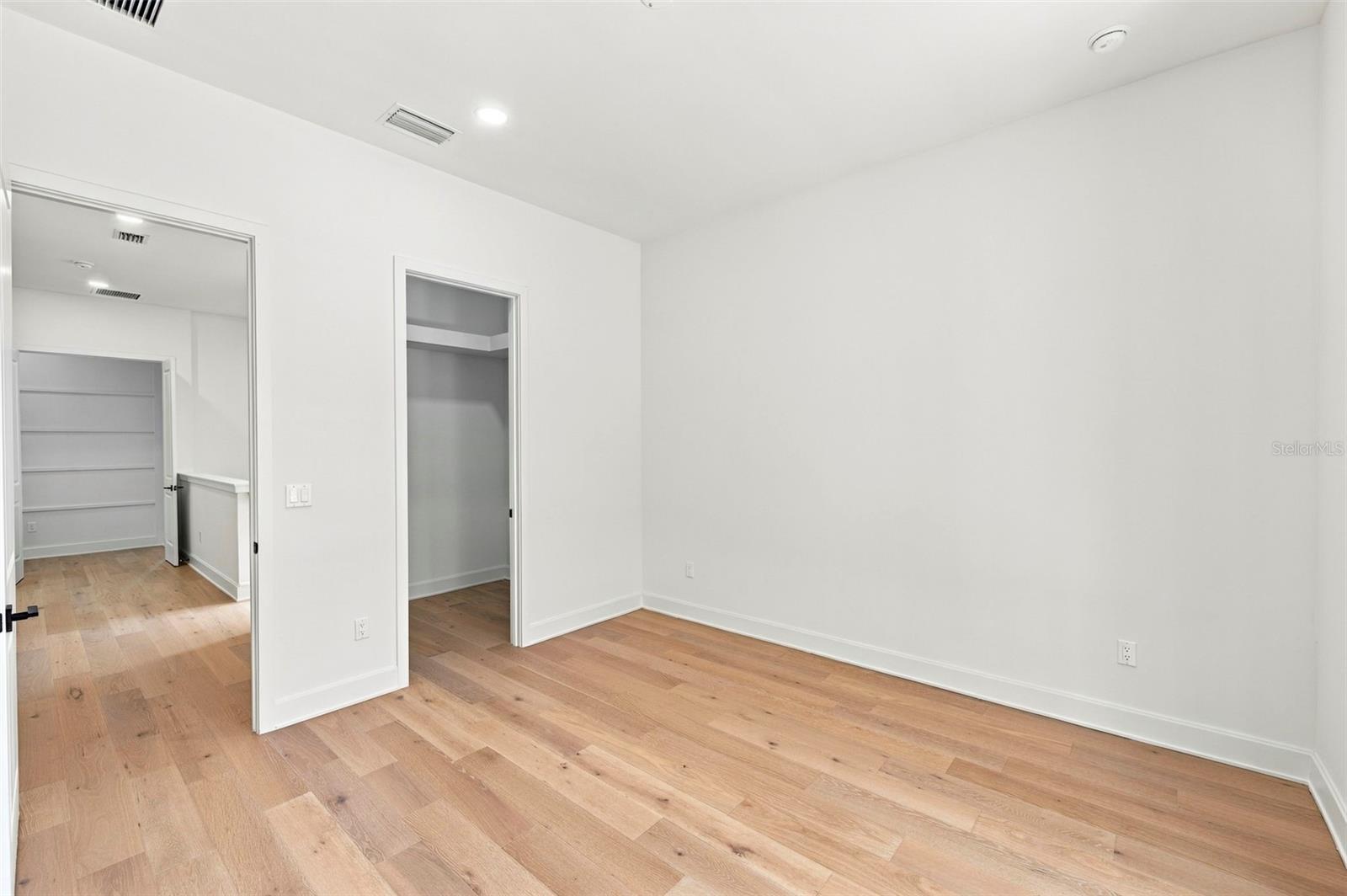 460 GILMAN PL N — photo 34