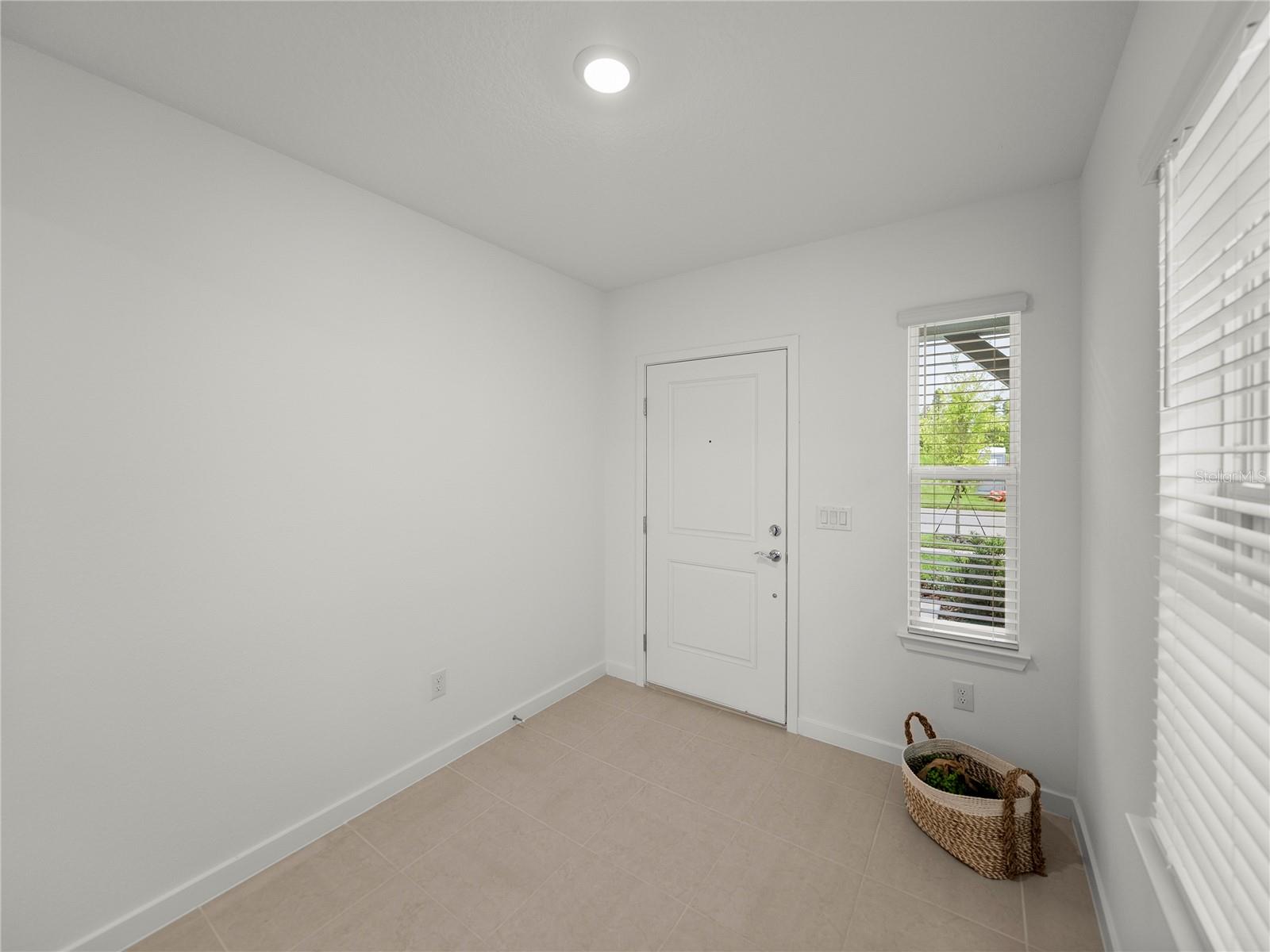 1076 KISTNA DR — photo 22