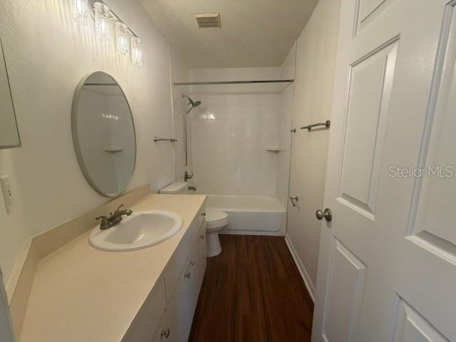1928 GRENVILLE CT — photo 16
