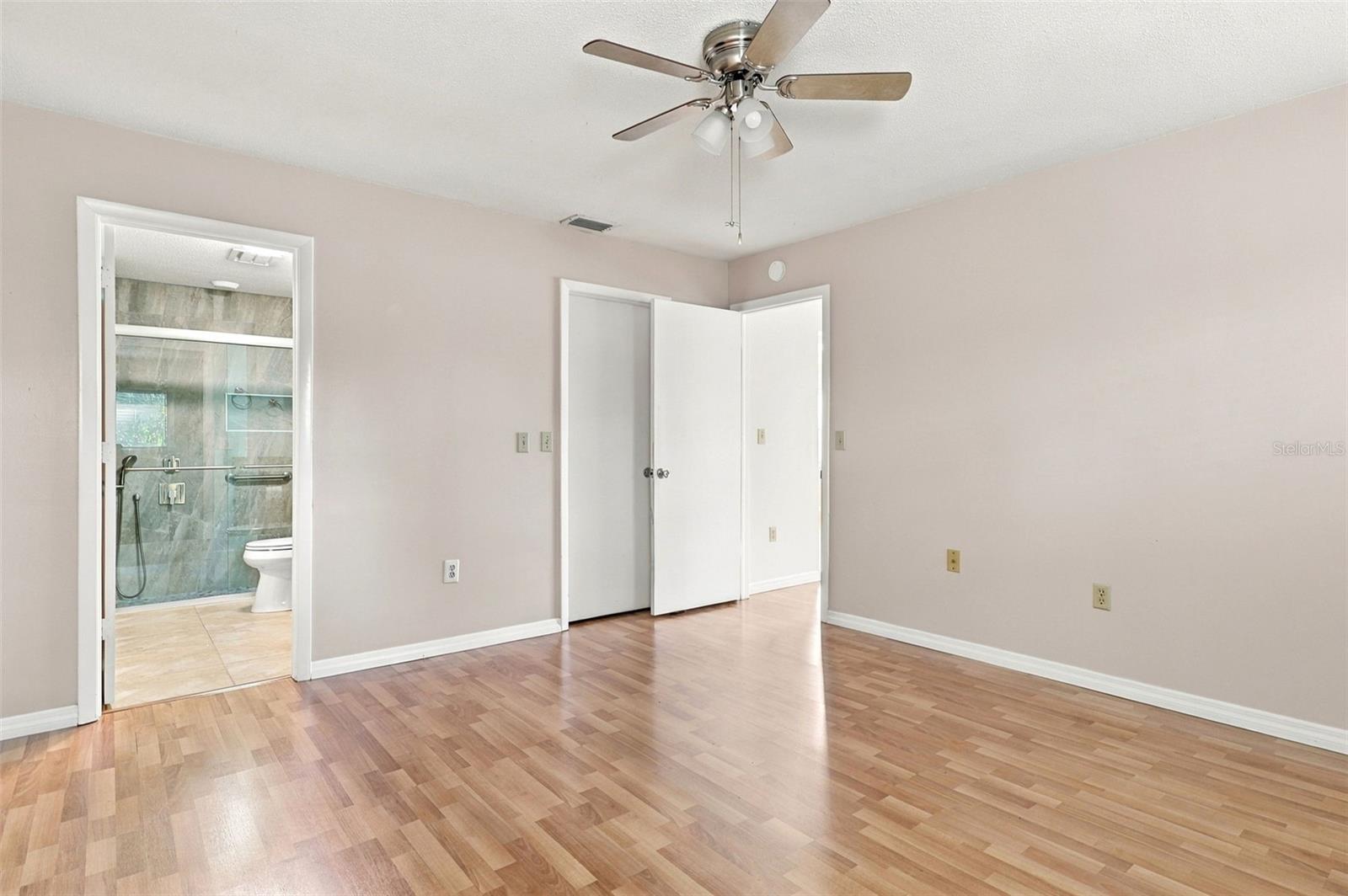 6272 GREEN VIEW CIR #114 — photo 23