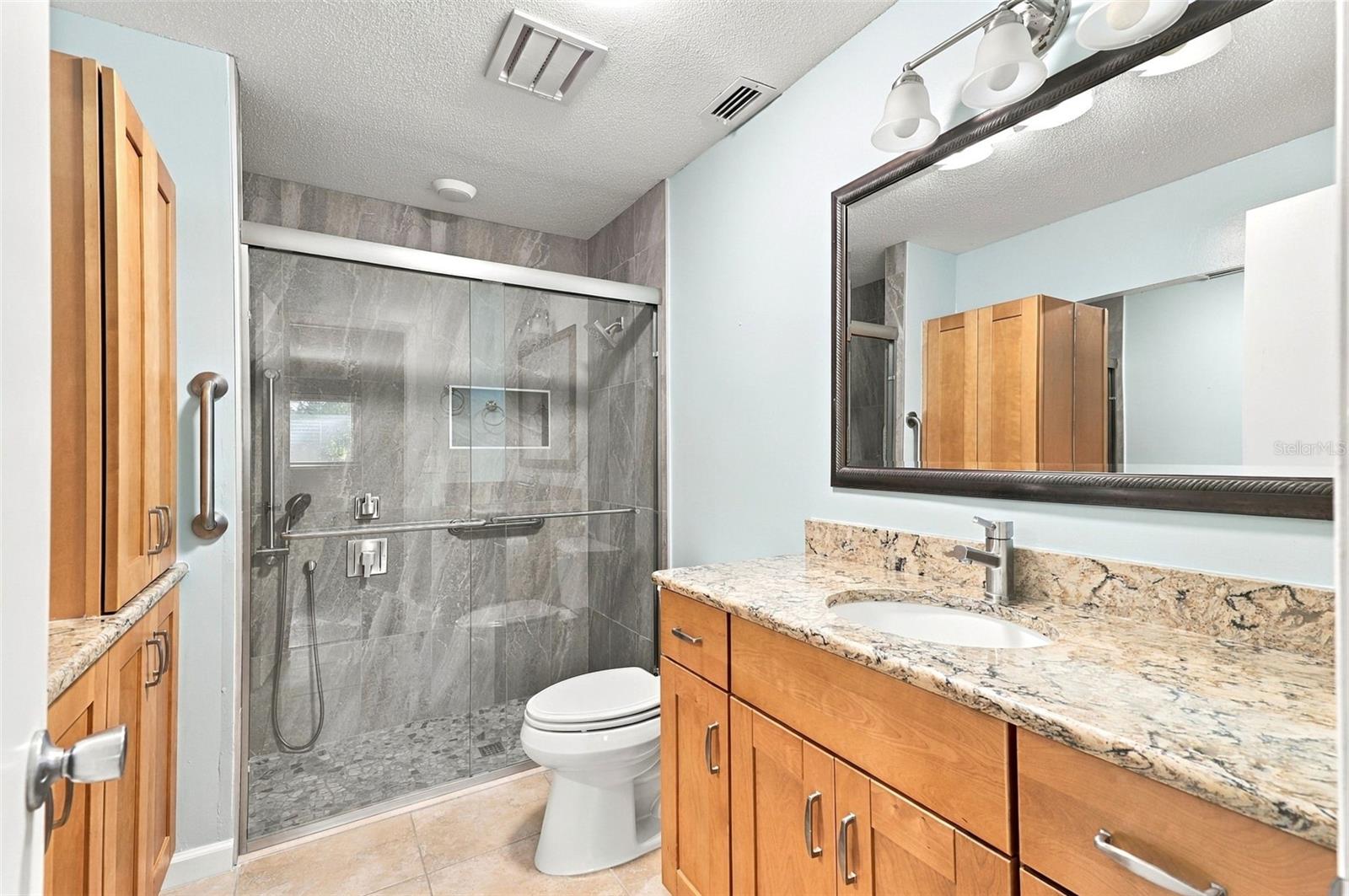 6272 GREEN VIEW CIR #114 — photo 24