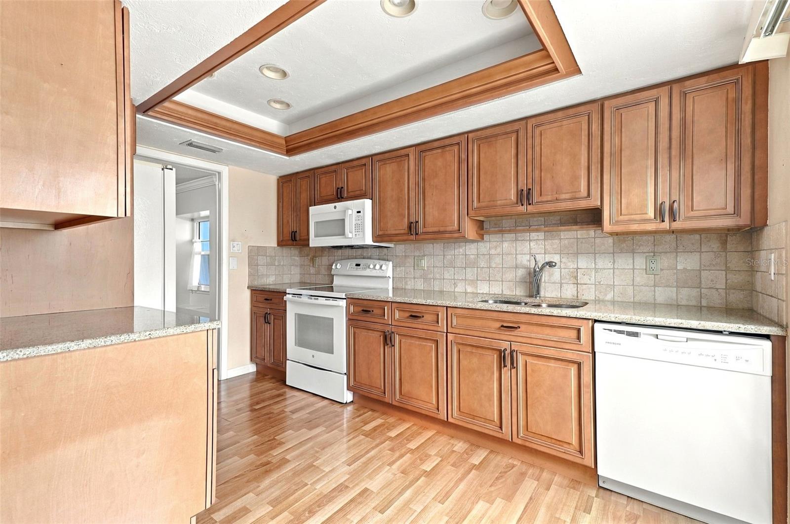 6272 GREEN VIEW CIR #114 — photo 6