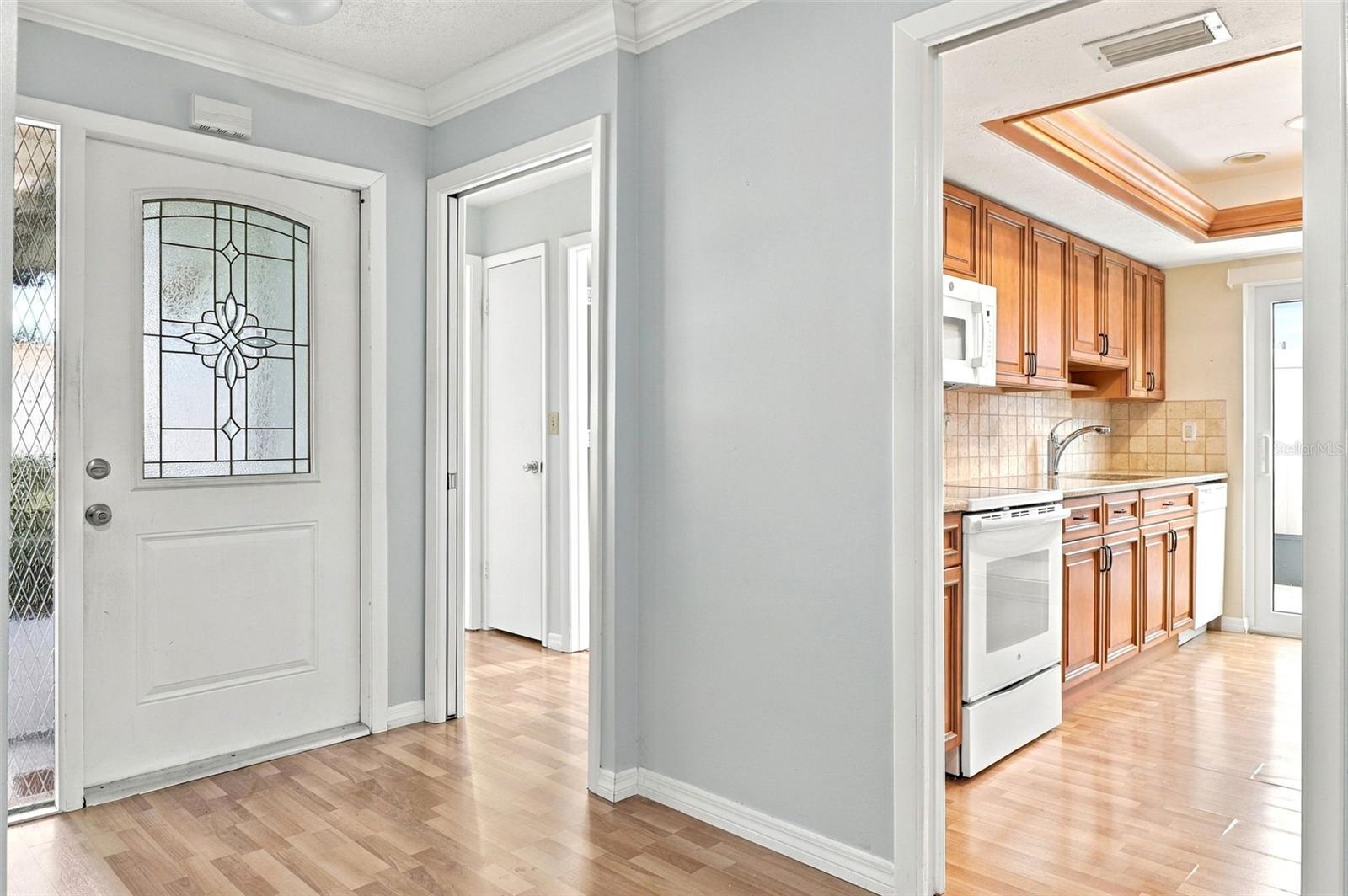 6272 GREEN VIEW CIR #114 — photo 3