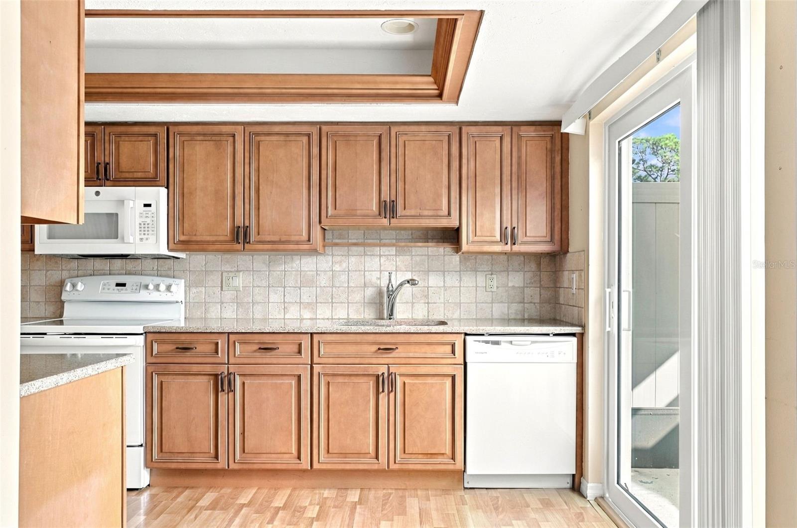 6272 GREEN VIEW CIR #114 — photo 7