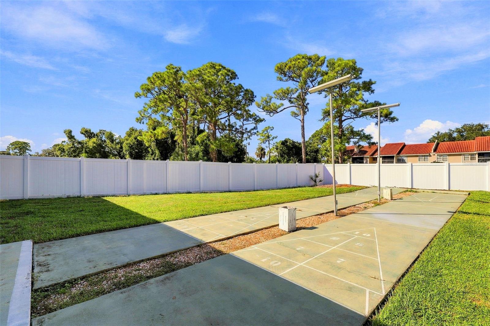 6272 GREEN VIEW CIR #114 — photo 46
