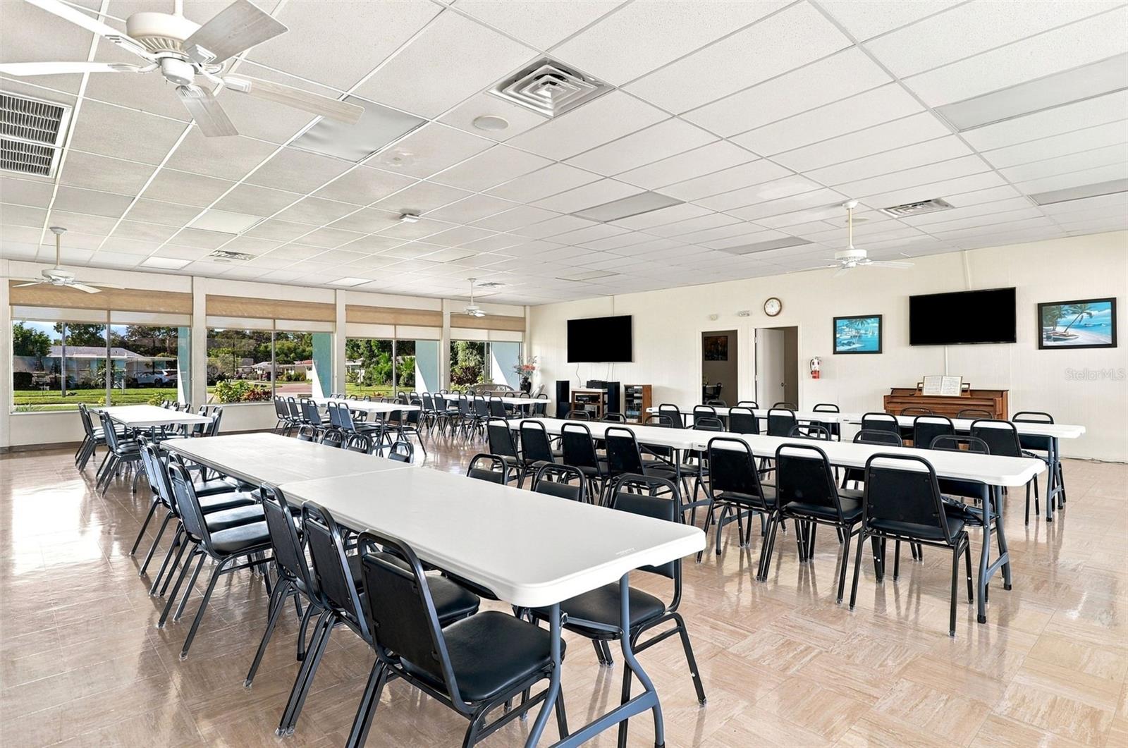 6272 GREEN VIEW CIR #114 — photo 43