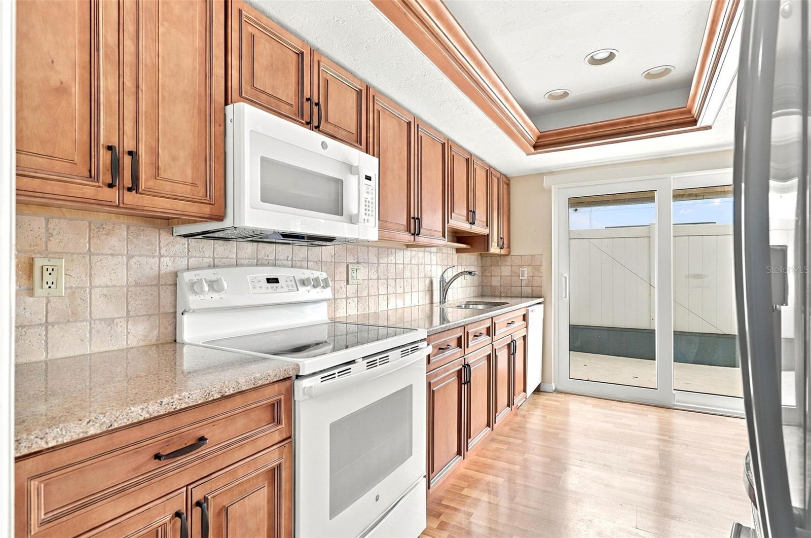 6272 GREEN VIEW CIR #114 — photo 4