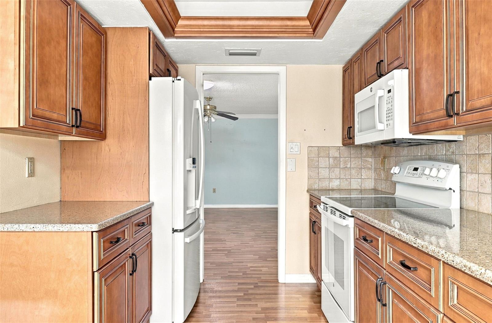 6272 GREEN VIEW CIR #114 — photo 8