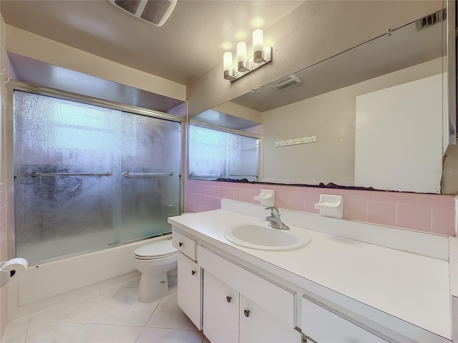 1153 CHANCELLOR DR — photo 34