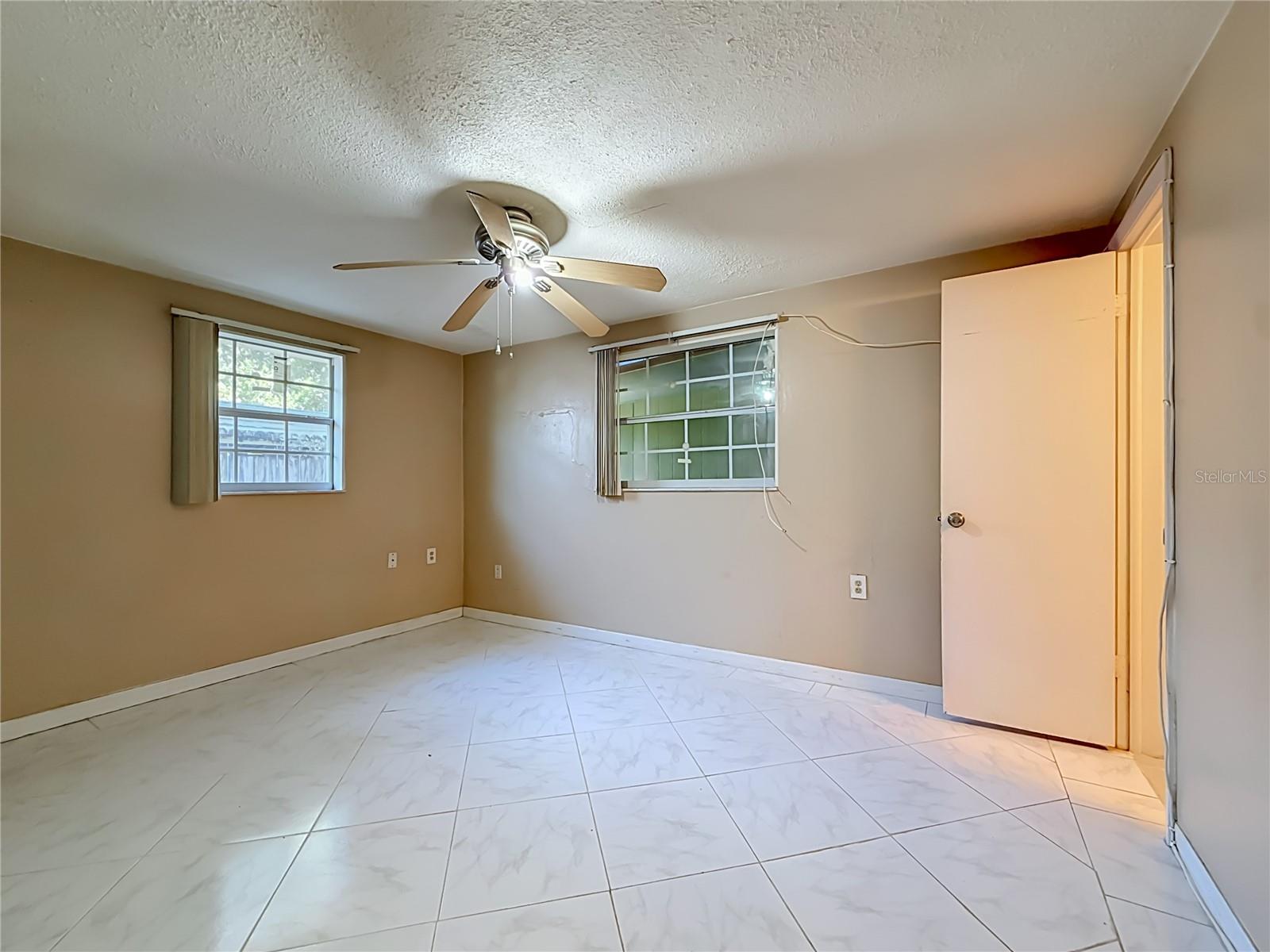 1153 CHANCELLOR DR — photo 36