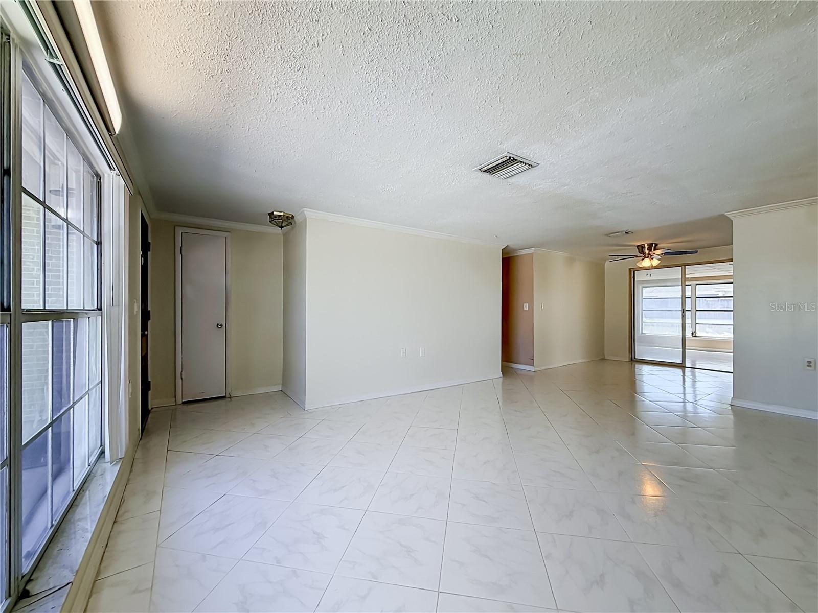 1153 CHANCELLOR DR — photo 16