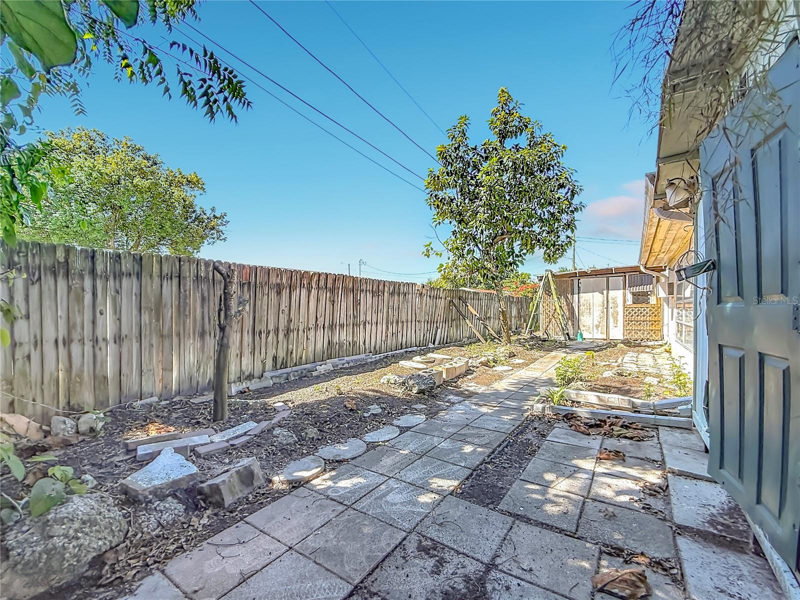 1153 CHANCELLOR DR — photo 59