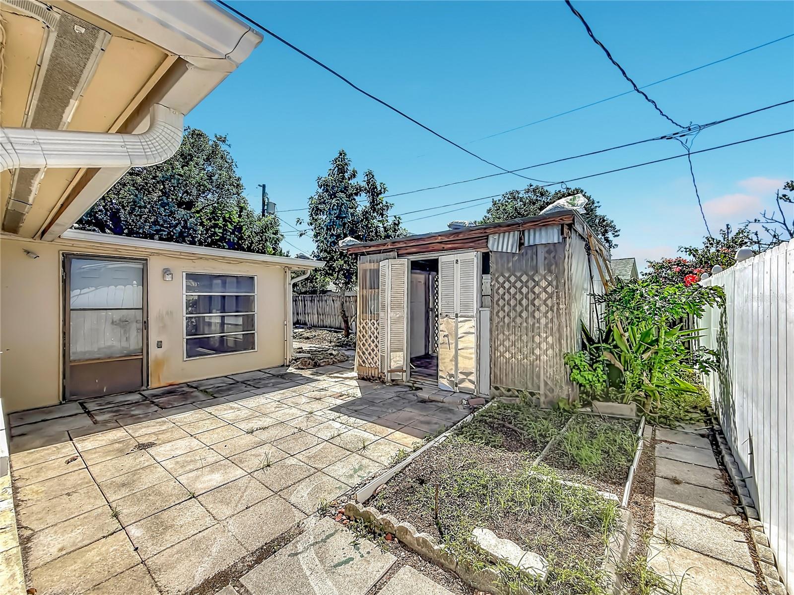 1153 CHANCELLOR DR — photo 52