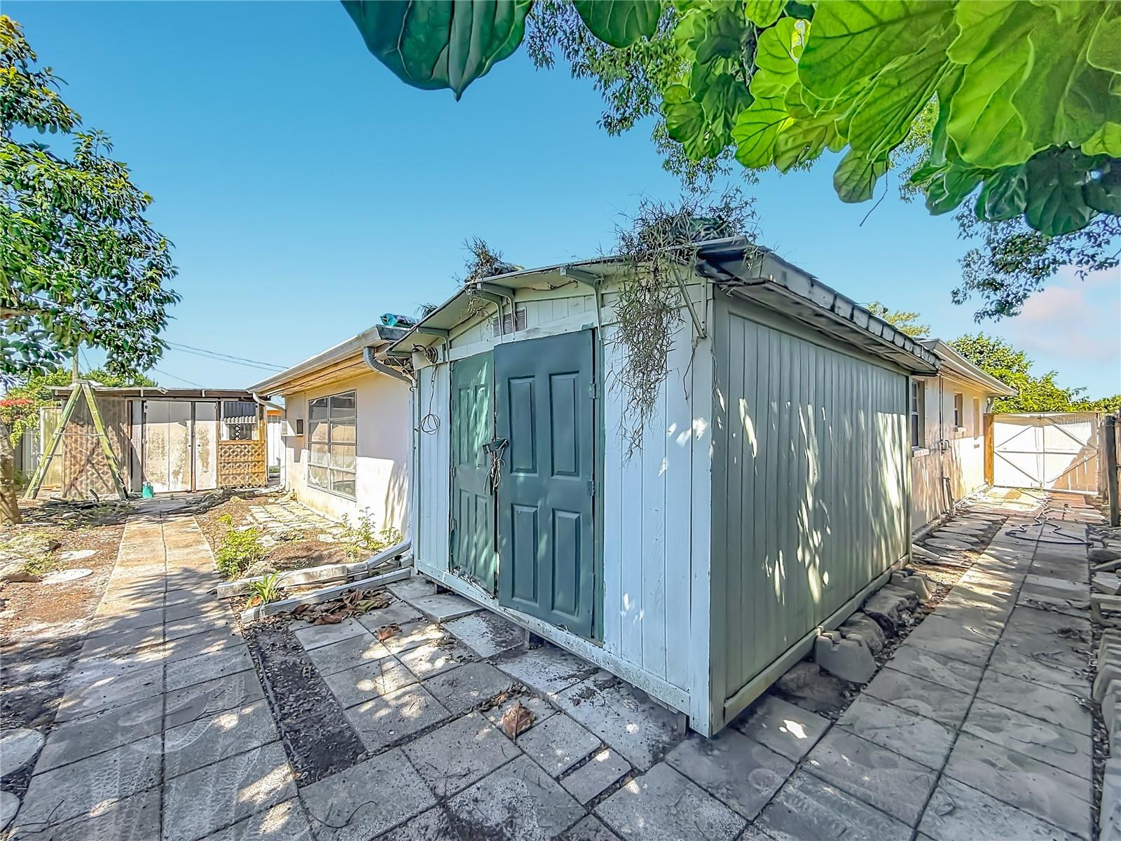 1153 CHANCELLOR DR — photo 56