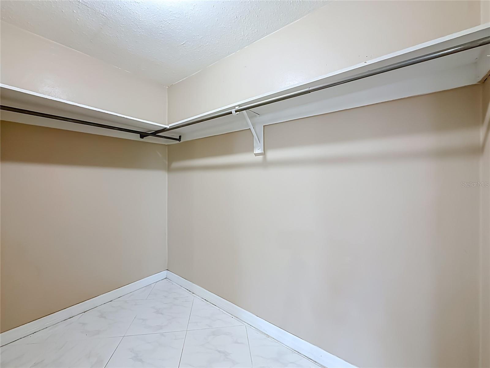 1153 CHANCELLOR DR — photo 31