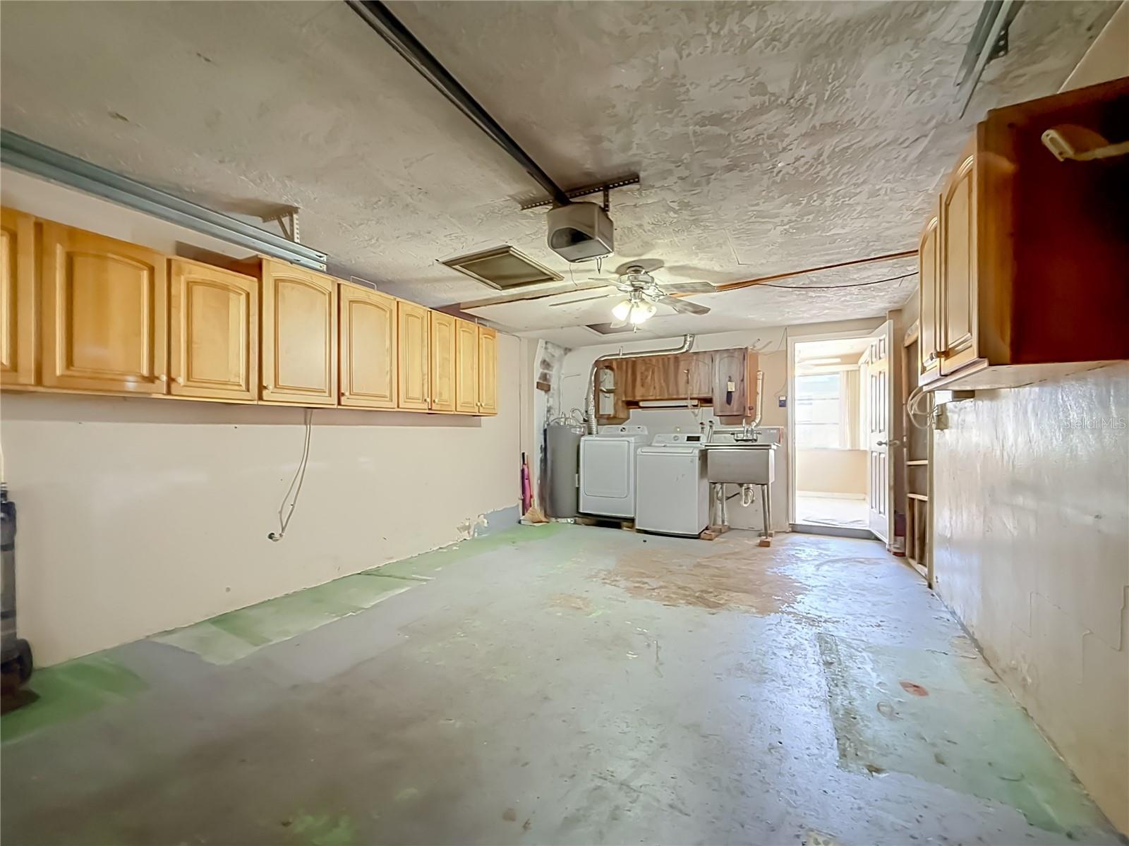 1153 CHANCELLOR DR — photo 46