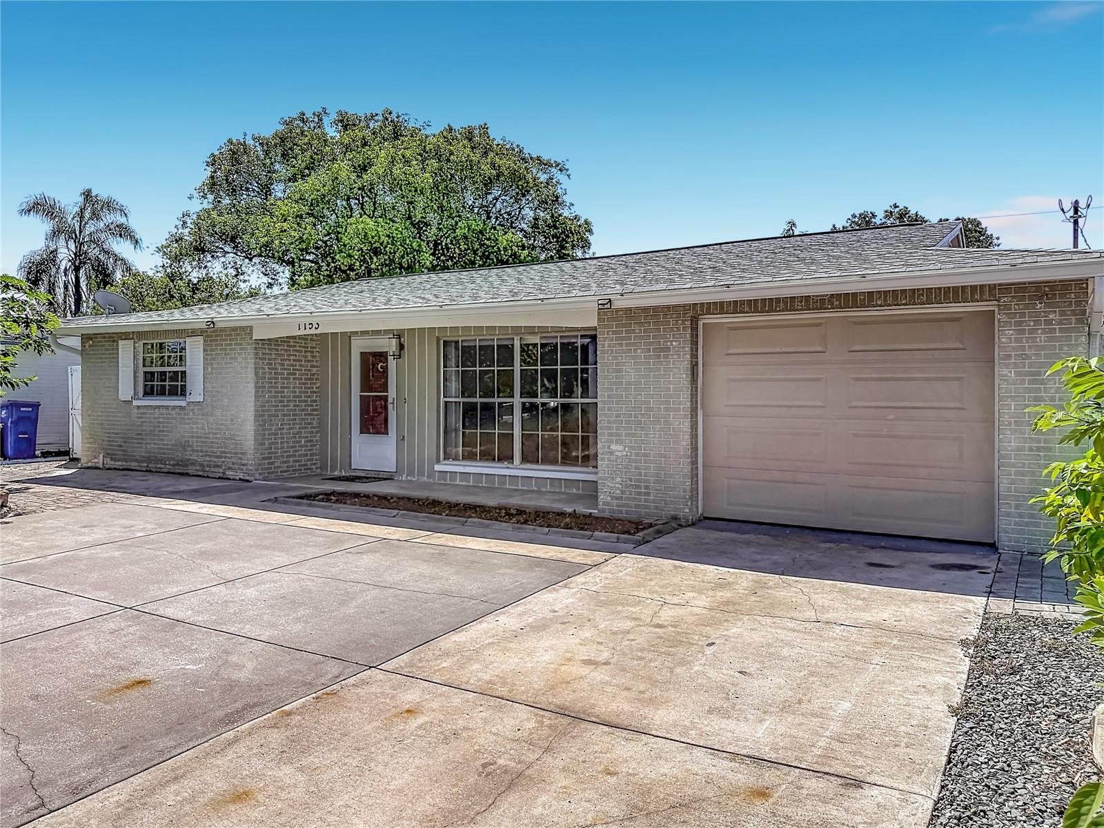 1153 CHANCELLOR DR — photo 63