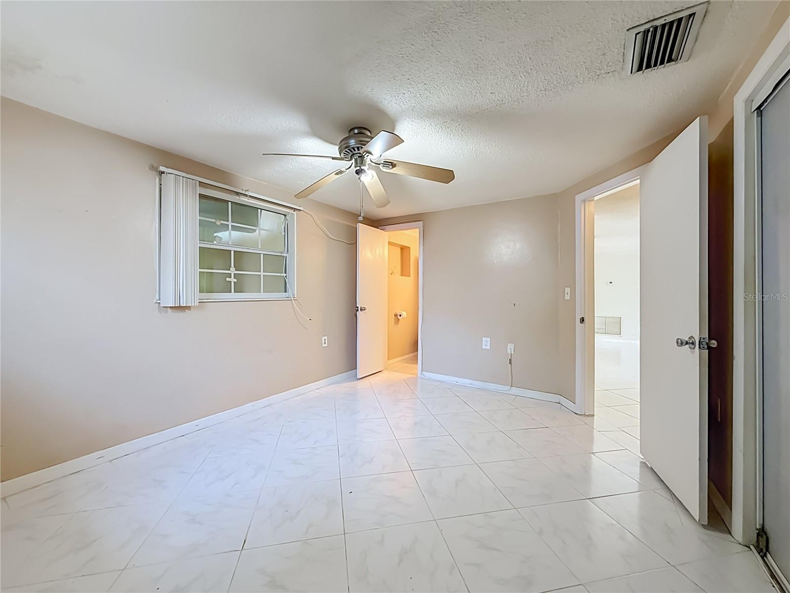 1153 CHANCELLOR DR — photo 37