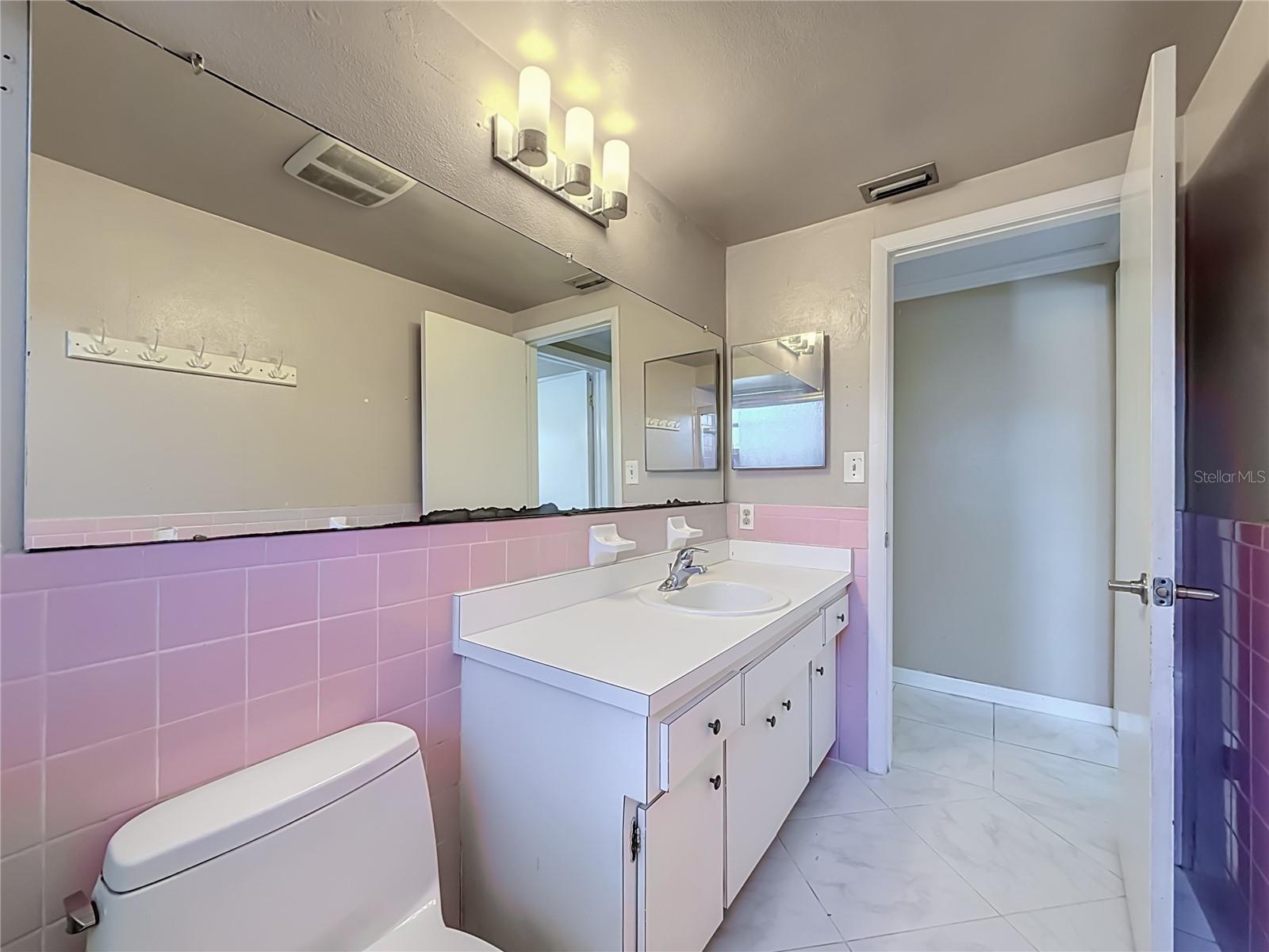 1153 CHANCELLOR DR — photo 35
