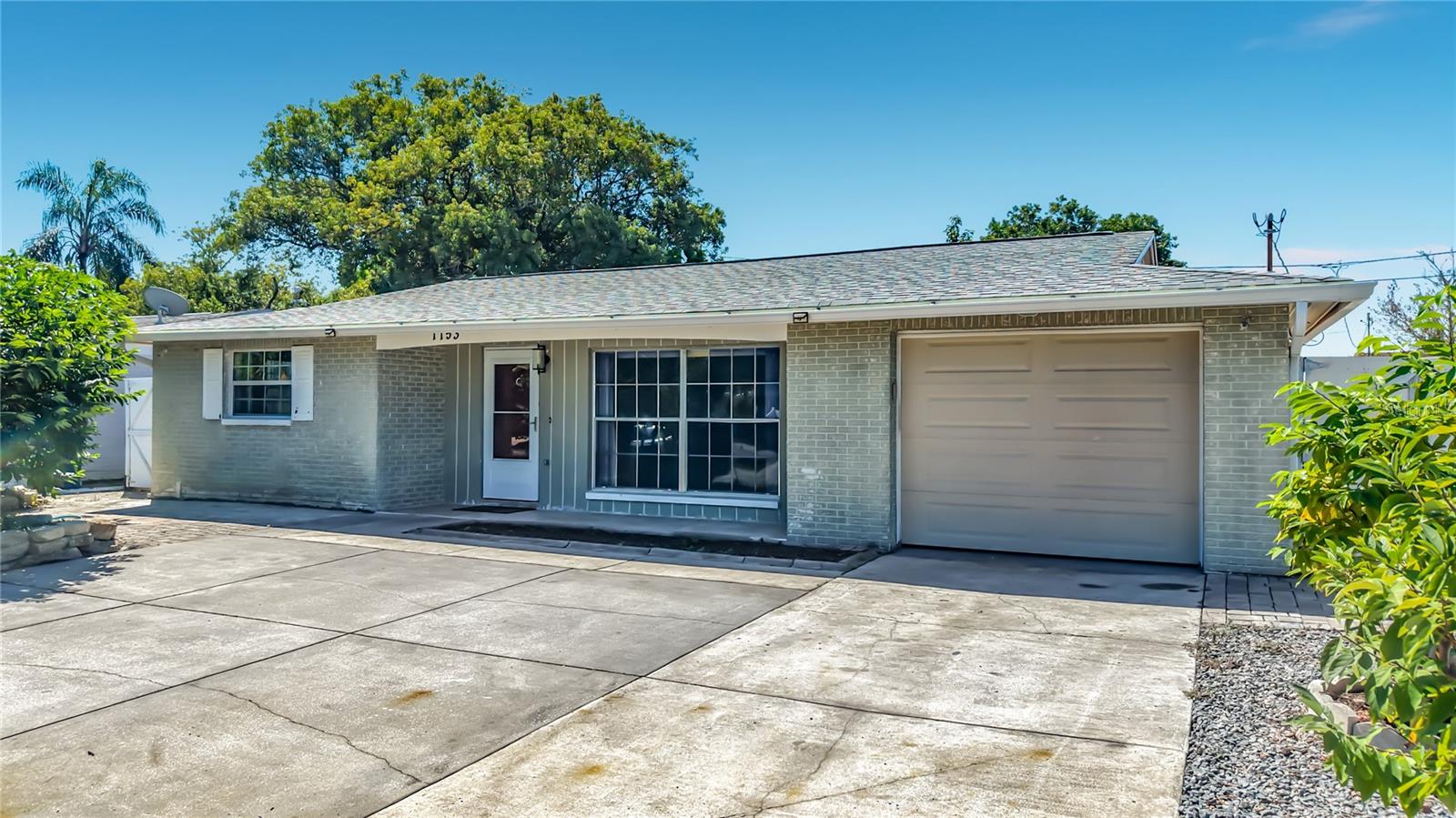1153 CHANCELLOR DR — photo 4