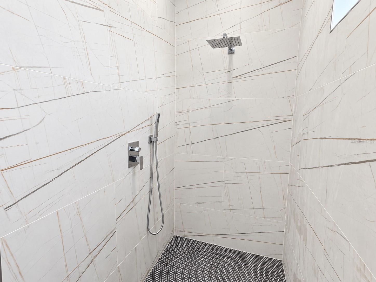 2484 PICKARD LN — photo 11