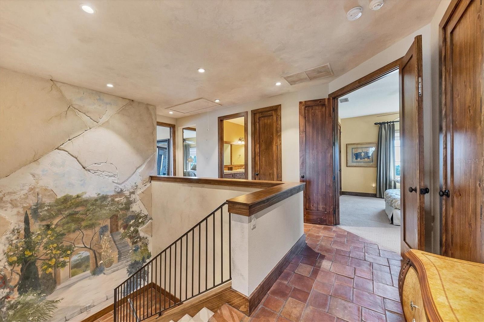 315 S SHORE DR — photo 32
