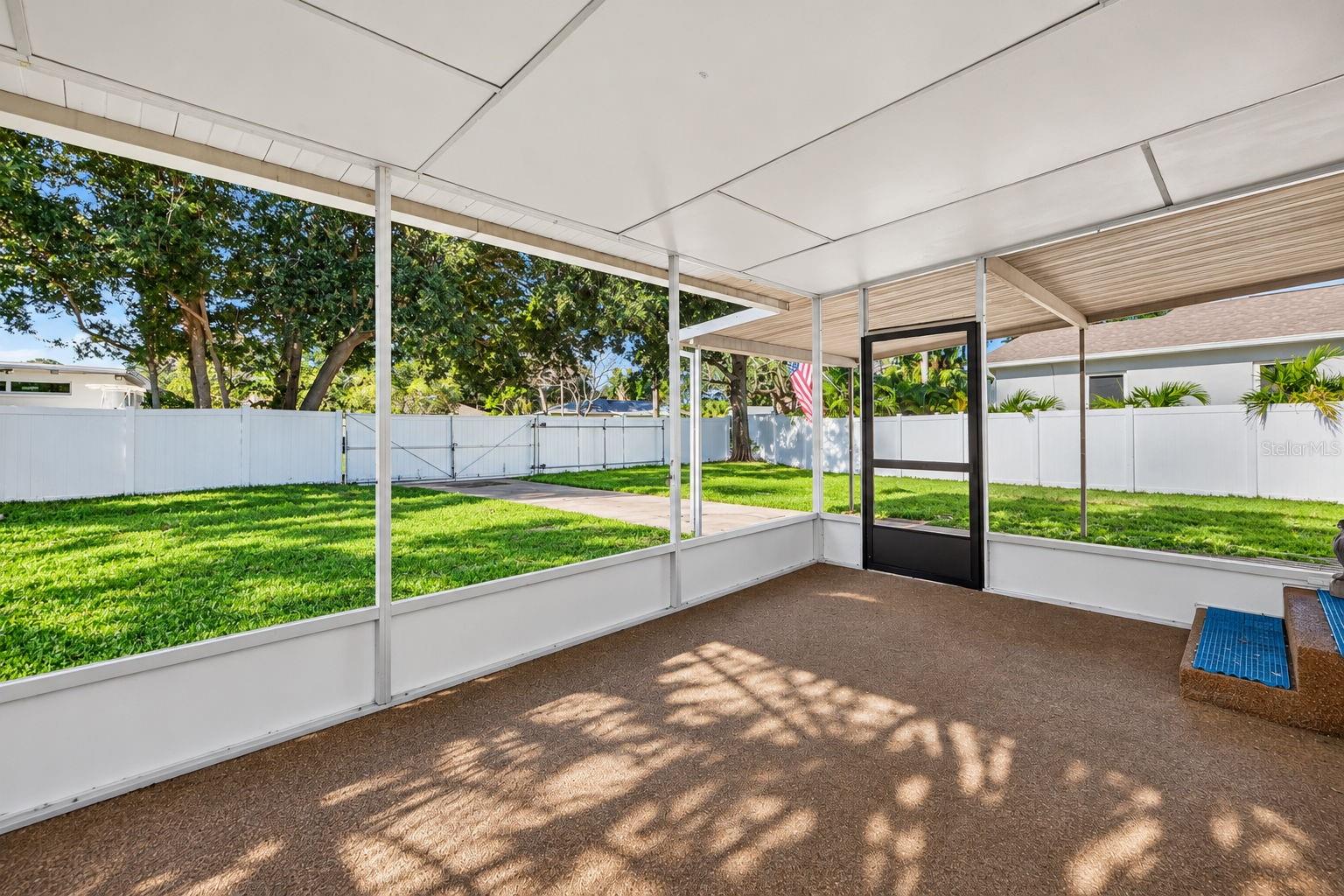 7116 DATE PALM AVE S — photo 17