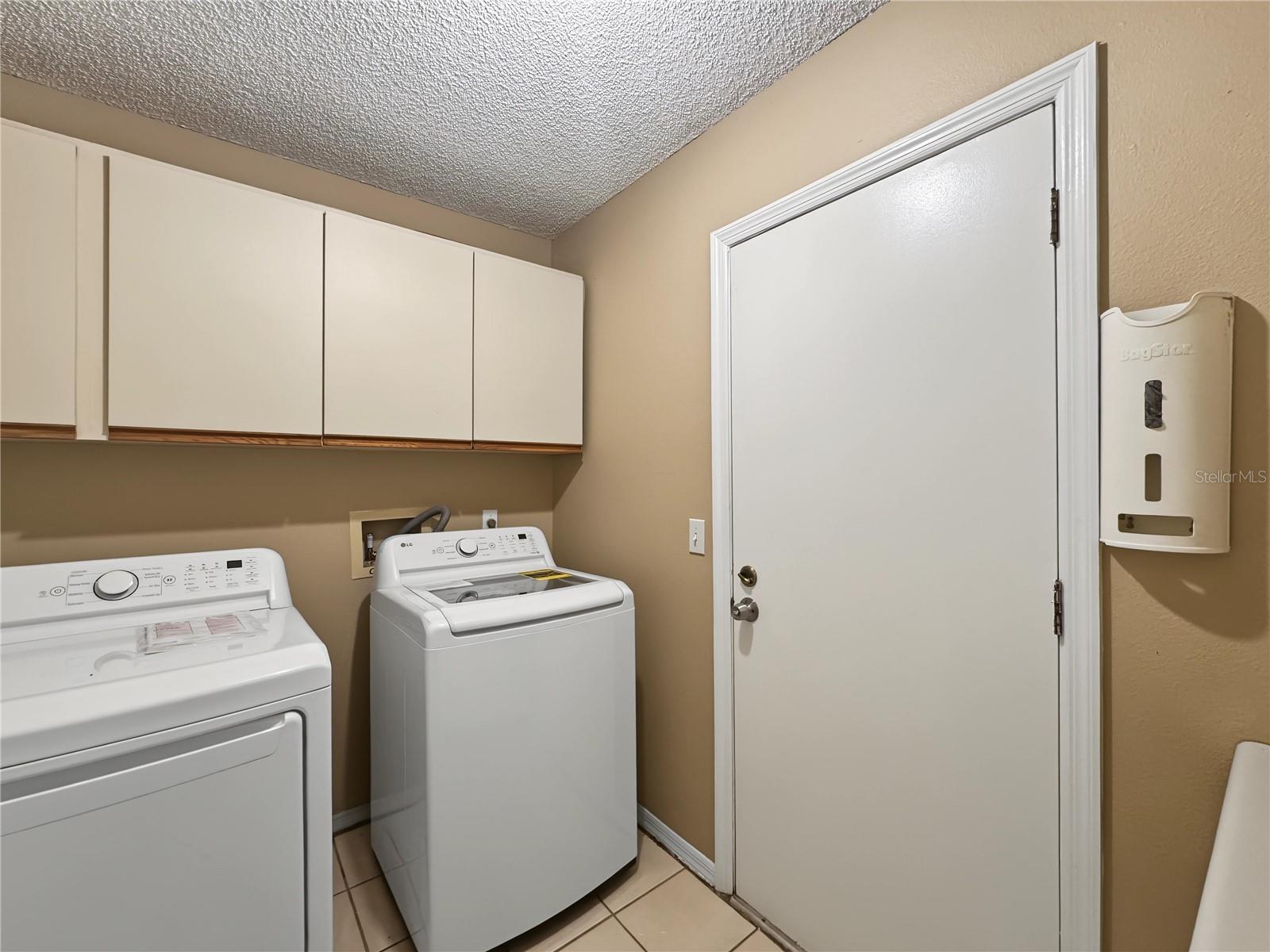 2510 BRIMHOLLOW DR — photo 14